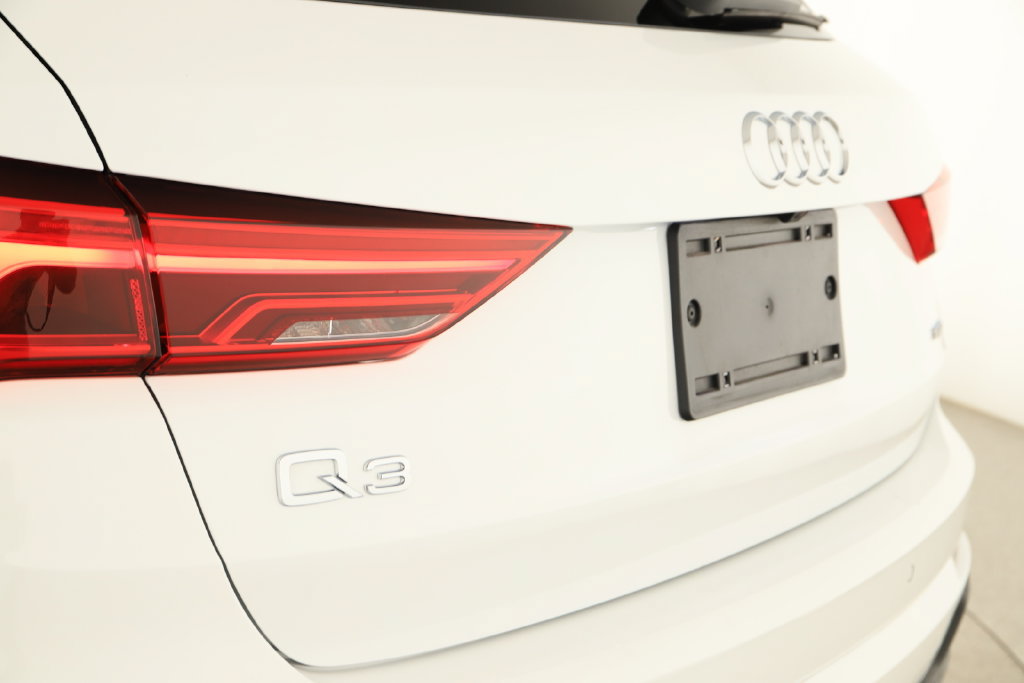 Certified 2024 Audi Q3 2.0T Premium w/ Convenience Package AWD/4WD image 30