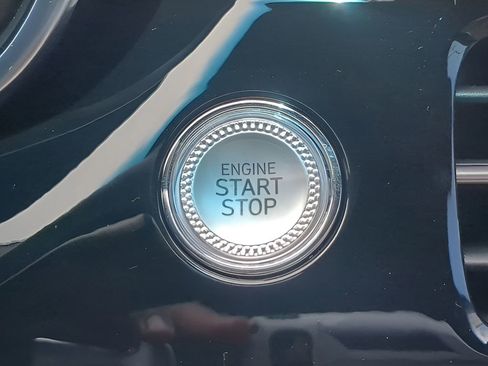 Used 2026 Genesis G70 2.5T image 29