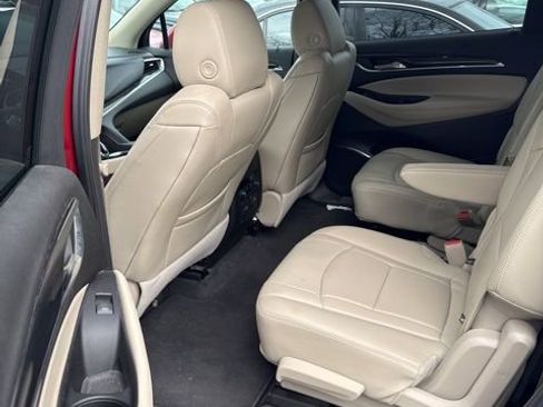 Used 2019 Buick Enclave Essence image 6