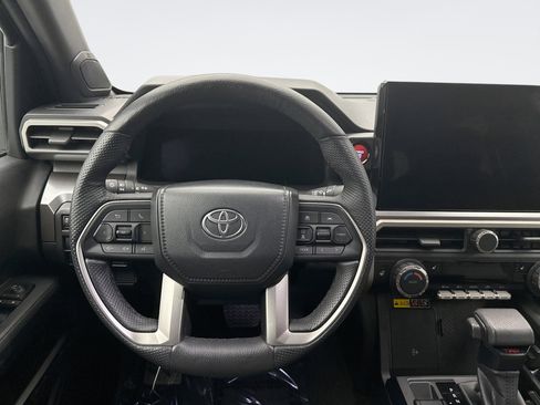 Used 2024 Toyota Tacoma TRD Off-Road image 12