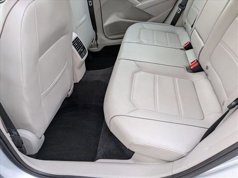 Used 2017 Volkswagen Passat 1.8T SE image 17