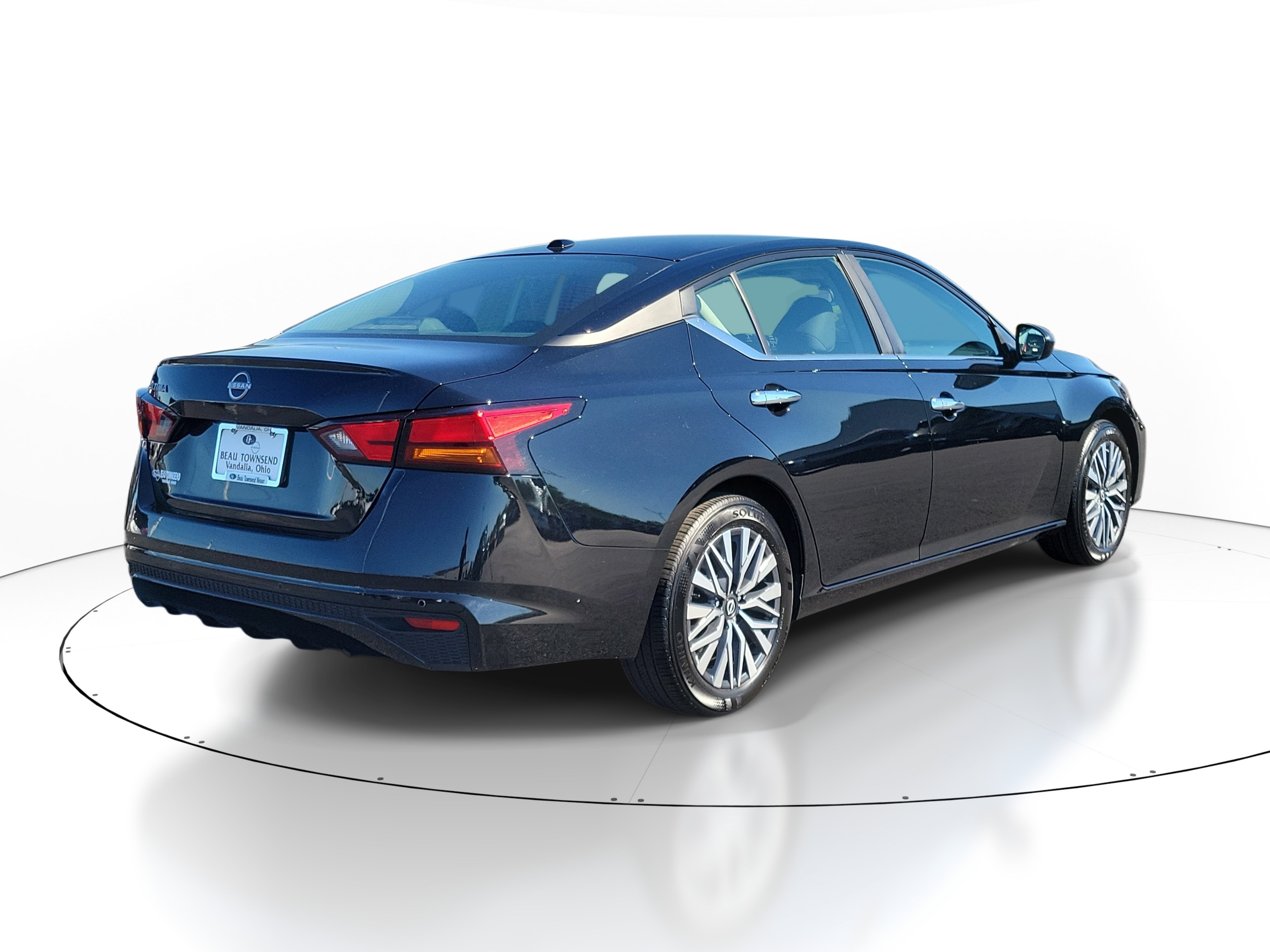 Certified 2025 Nissan Altima 2.5 SV FWD image 4