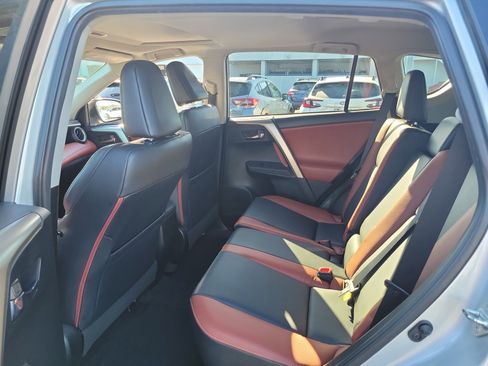 Used 2015 Toyota RAV4 Limited image 13