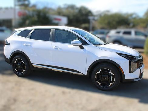 New 2026 Kia Sportage EX FWD image 4