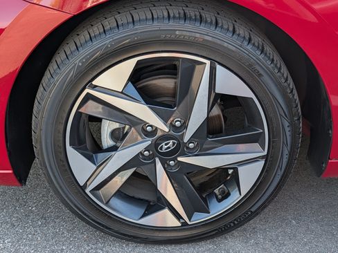 Certified 2023 Hyundai Elantra SEL w/ Convenience Package FWD image 15