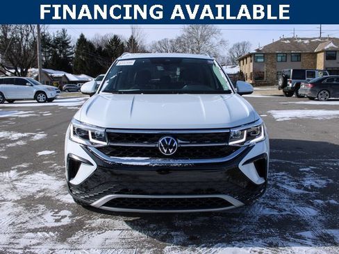 Used 2022 Volkswagen Taos SEL image 3