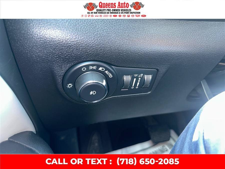 Used 2022 Jeep Compass Limited AWD/4WD image 21