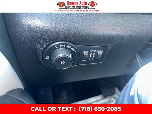 Used 2022 Jeep Compass Limited AWD/4WD image 21