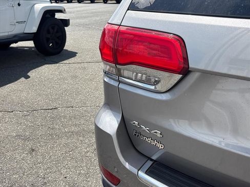 Used 2018 Jeep Grand Cherokee Limited w/ Trailer Tow Group IV AWD/4WD image 12