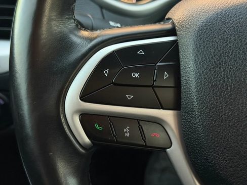 Used 2018 Jeep Cherokee Trailhawk image 34