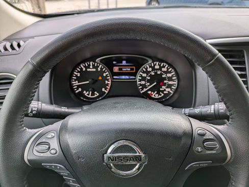 Used 2020 Nissan Pathfinder SV FWD image 38