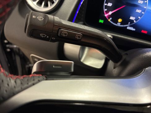 Used 2025 Mercedes-Benz GLB 250 GLB 250 image 12