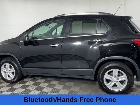 Used 2017 Chevrolet Trax LT w/ LT Convenience Package AWD/4WD image 8