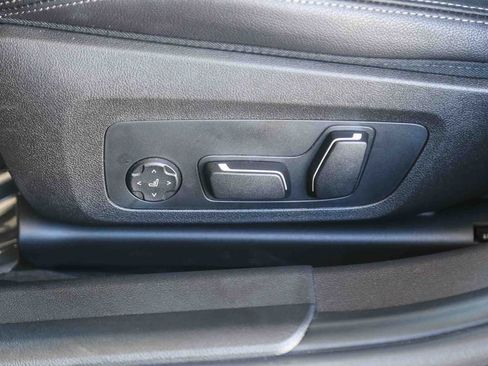 Used 2026 BMW 330i Sedan w/ M Sport Package RWD image 18