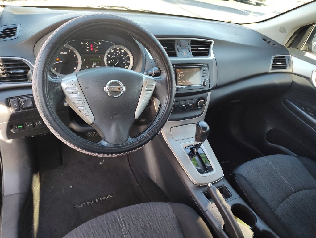 Used 2015 Nissan Sentra SV FWD image 10