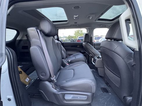 New 2026 Kia Carnival SX Prestige image 17