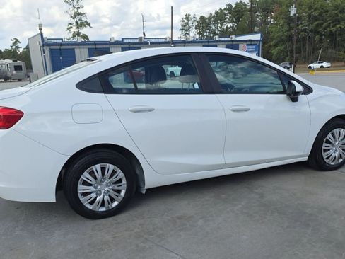 Used 2017 Chevrolet Cruze LS FWD image 46