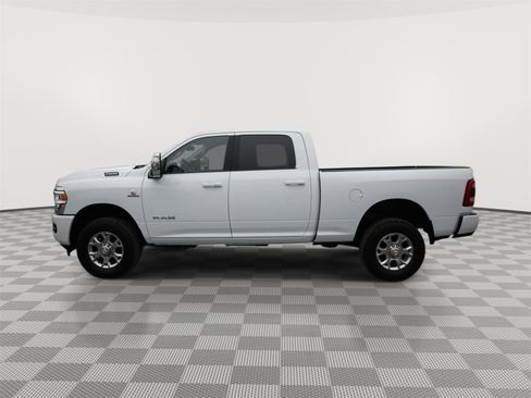 Used 2024 RAM 2500 Laramie AWD/4WD image 9