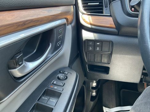 Used 2020 Honda CR-V Touring image 14