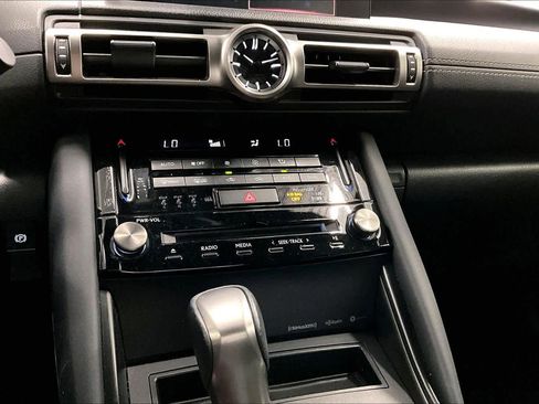 Used 2022 Lexus IS 300 image 35