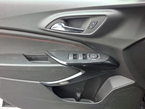 New 2026 Chevrolet Trax RS w/ Sunroof Package image 9