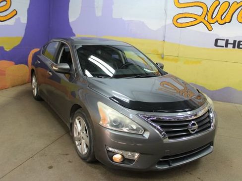 Used 2015 Nissan Altima 2.5 SL FWD image 2