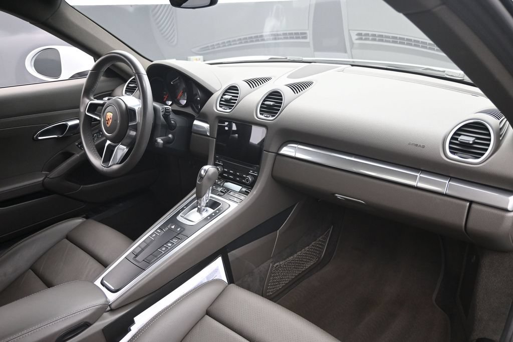 Certified 2019 Porsche 718 Cayman S RWD image 18