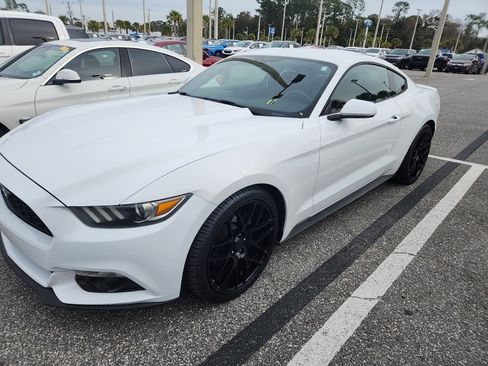 Used 2015 Ford Mustang Coupe image 2