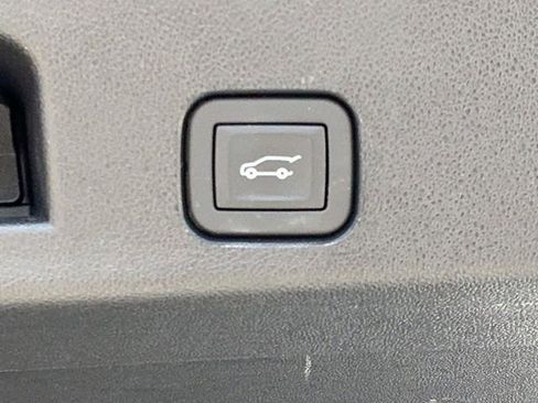 Used 2026 Chevrolet Traverse LT image 17