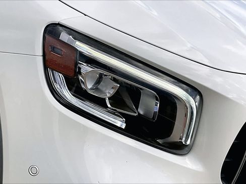Used 2022 Mercedes-Benz GLB 35 AMG 4MATIC image 31