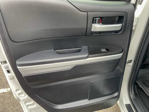 Used 2019 Toyota Tundra SR5 AWD/4WD image 23