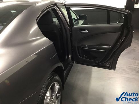 Used 2015 Dodge Charger SE w/ Power Sunroof Group AWD/4WD image 31