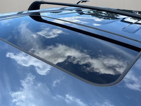 Used 2018 Toyota Highlander Limited FWD image 46