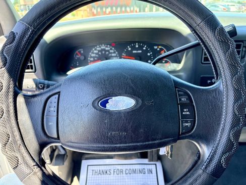 Used 2003 Ford F250 XLT AWD/4WD image 16