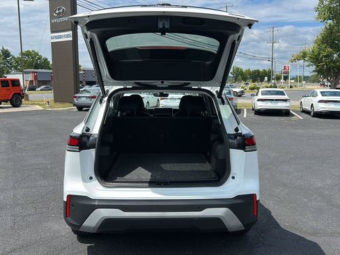 Used 2025 Volkswagen Tiguan SE w/ Panoramic Sunroof Package AWD/4WD image 7
