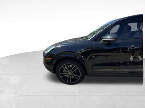 Used 2023 Porsche Cayenne AWD/4WD image 5