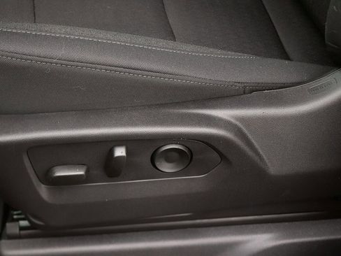 New 2025 GMC Sierra 1500 SLE image 15