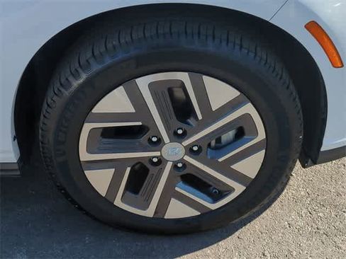 Certified 2023 Hyundai Kona SE image 13