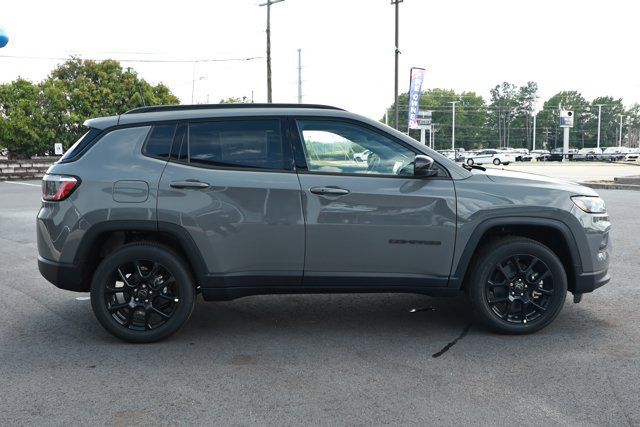 New 2026 Jeep Compass Latitude AWD/4WD image 4