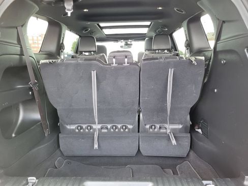 Used 2025 Chrysler Pacifica Limited FWD image 30