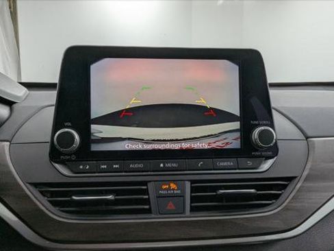 Used 2024 Nissan Altima 2.5 SV FWD image 28