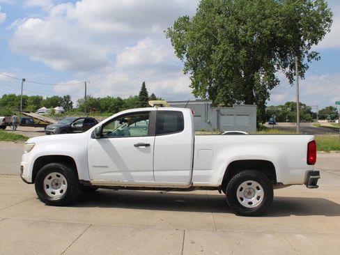 Used 2018 Chevrolet Colorado W/T RWD image 5