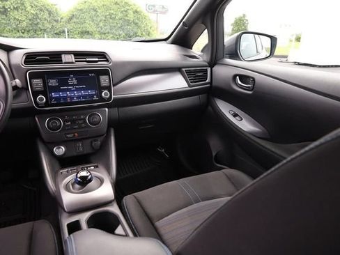 Certified 2025 Nissan Leaf S FWD image 25
