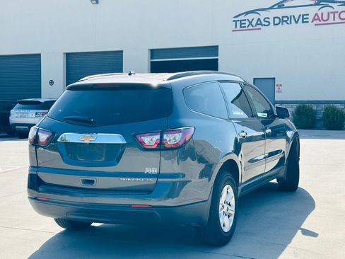 Used 2013 Chevrolet Traverse LS FWD image 7