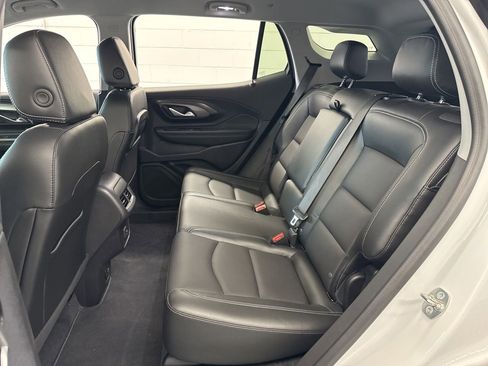 Used 2024 GMC Terrain SLT w/ Tech Package FWD image 39