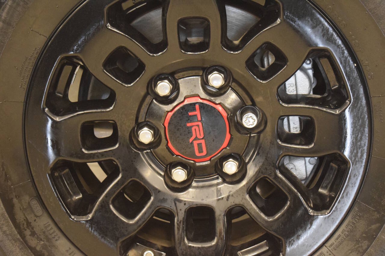 Used 2017 Toyota Tacoma TRD Pro AWD/4WD image 33