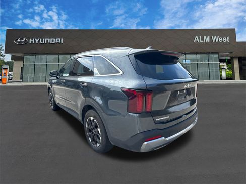 Used 2024 Kia Sorento S image 7