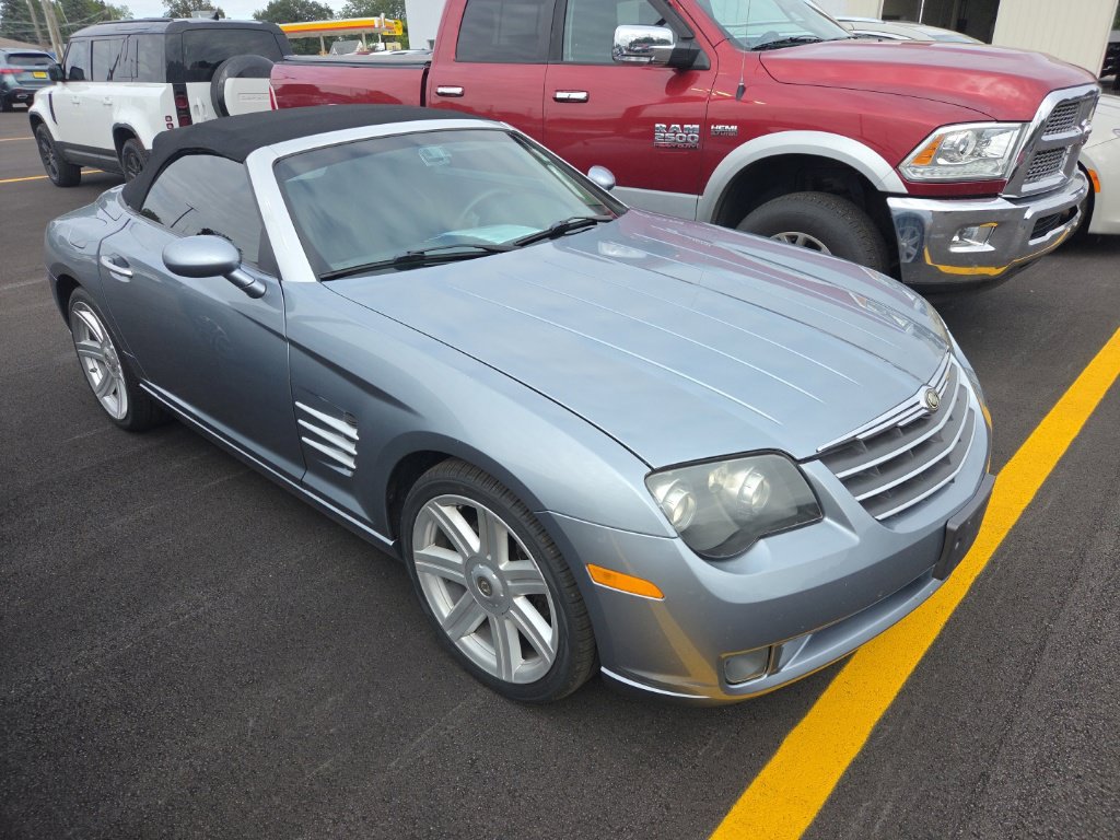 Used 2005 Chrysler Crossfire Limited RWD image 2