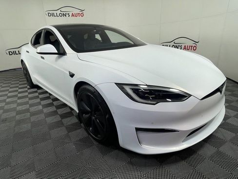 Used 2023 Tesla Model S Standard Range image 2