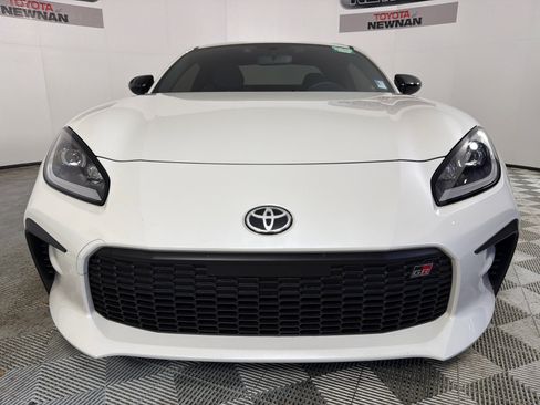 Used 2025 Toyota GR86 Premium w/ ALL Weather Mat Package (TMS) image 8